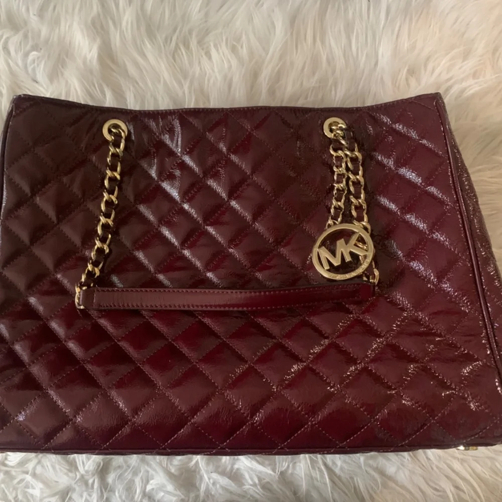 Michael Kors Medium Tote - Picture 3 of 9